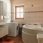 Petek Apartman