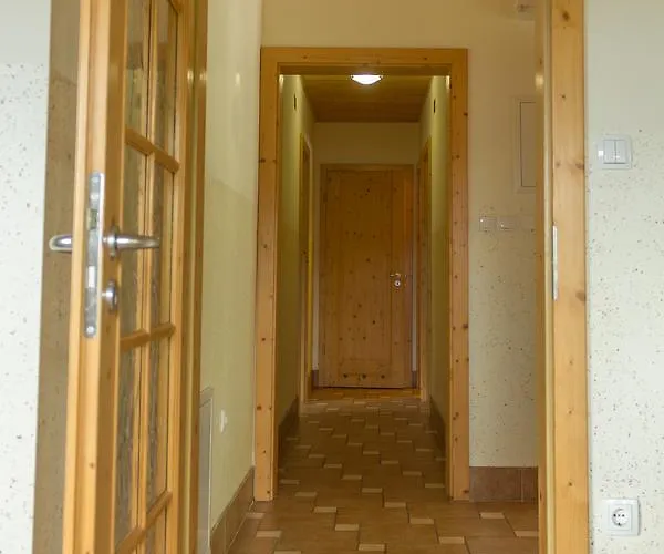 Petek アパート *